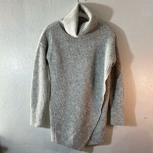 Banana Republic Merino Wool Sweater Medium Gray Turtleneck Overlap Hem Textured